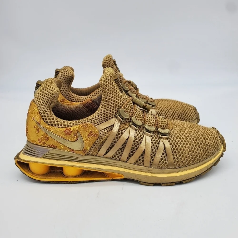 Nike Shoe Women's 9 Shox Gravity AQ8554 700 Metallic Gold Sneakers